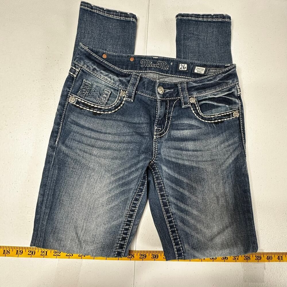 Miss Me Signature Skinny EUC Size: 26 Slight Distressing Embellished Pocket